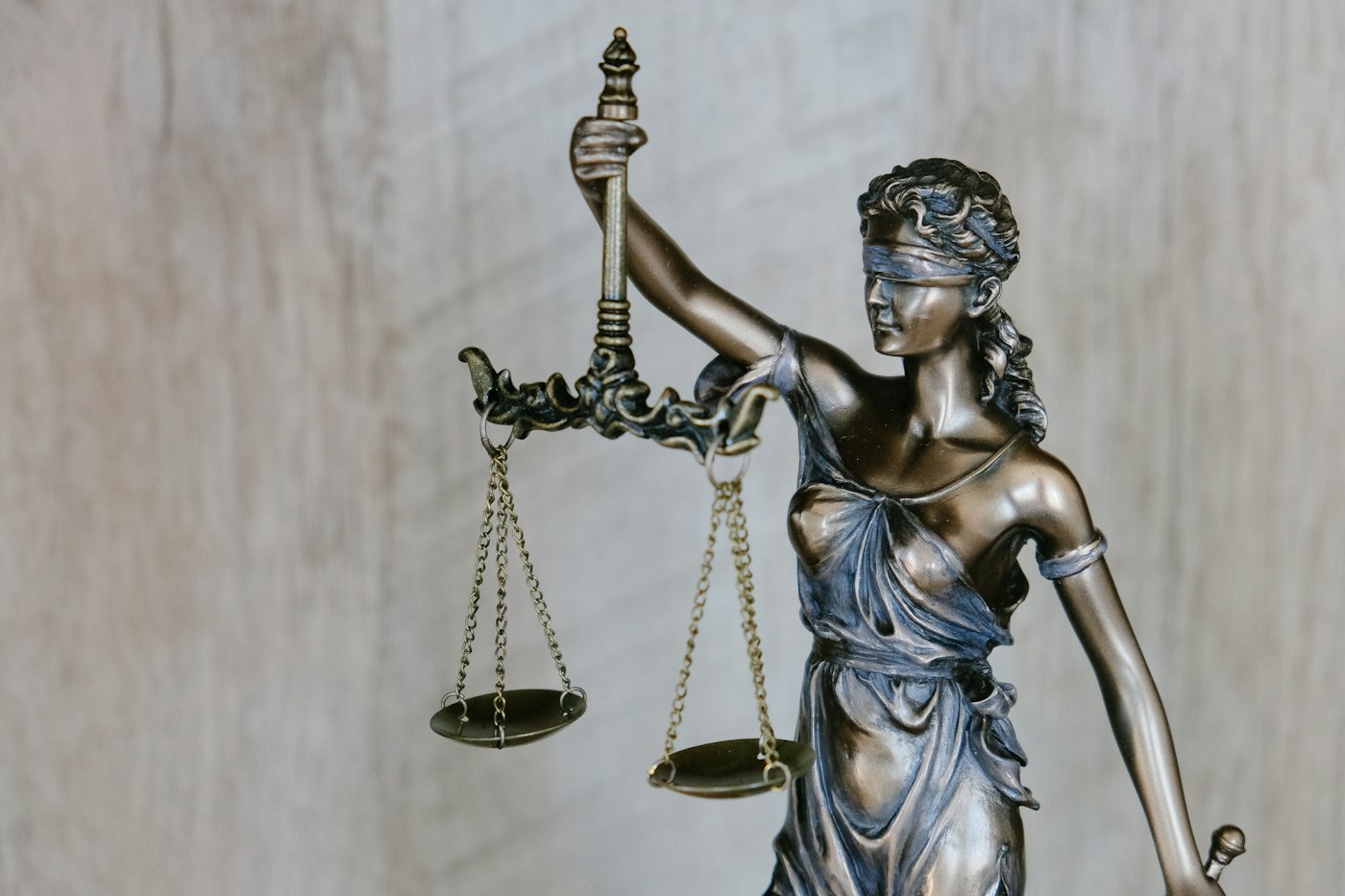 Truck Accident Claims: Why These Cases Are More Complex Than Car Accidents